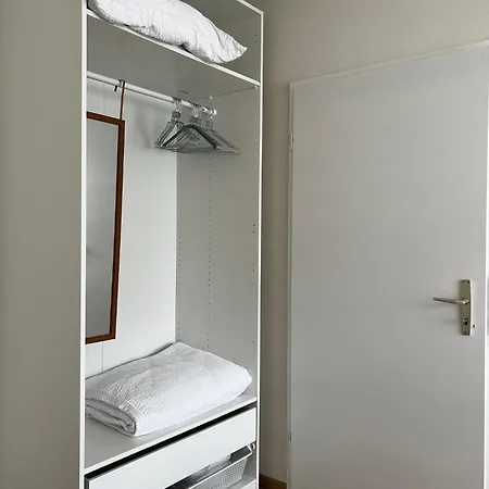 Einzelzimmer 2 In Schoener In Ruhiger Lage *