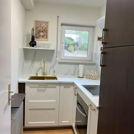 Einzelzimmer 2 In Schoener In Ruhiger Lage *