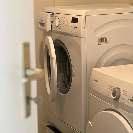 Einzelzimmer 2 In Schoener In Ruhiger Lage *